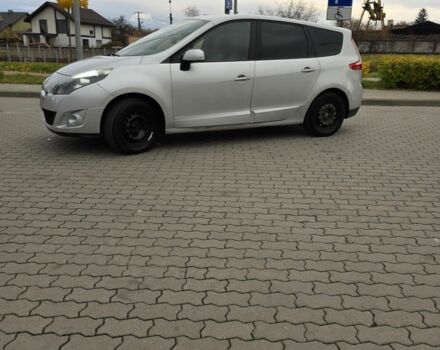 Серый Рено Гранд Сценик, объемом двигателя 1.5 л и пробегом 309 тыс. км за 6000 $, фото 1 на Automoto.ua