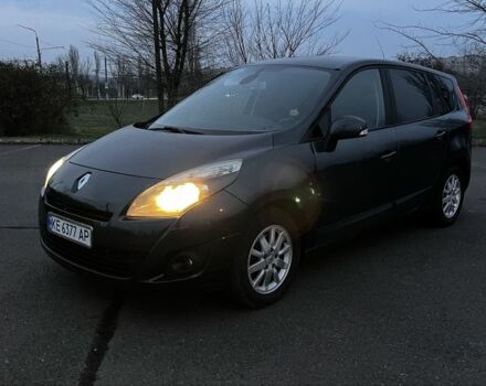 Серый Рено Гранд Сценик, объемом двигателя 1.5 л и пробегом 244 тыс. км за 7500 $, фото 4 на Automoto.ua