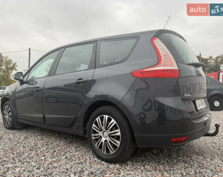 Серый Рено Гранд Сценик, объемом двигателя 1.46 л и пробегом 228 тыс. км за 6500 $, фото 6 на Automoto.ua