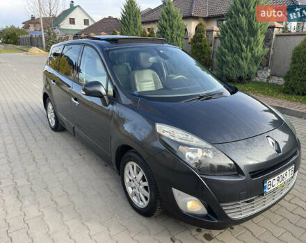 Серый Рено Гранд Сценик, объемом двигателя 1.5 л и пробегом 300 тыс. км за 5999 $, фото 15 на Automoto.ua