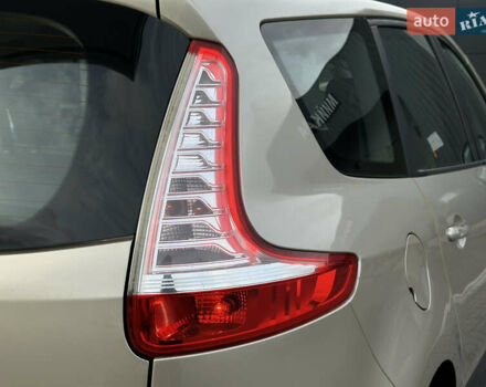 Серый Рено Гранд Сценик, объемом двигателя 1.5 л и пробегом 197 тыс. км за 6950 $, фото 37 на Automoto.ua