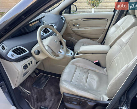 Серый Рено Гранд Сценик, объемом двигателя 1.5 л и пробегом 300 тыс. км за 5999 $, фото 57 на Automoto.ua