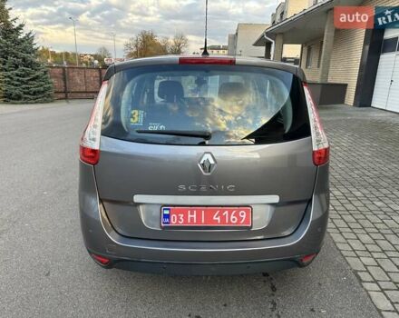 Сірий Рено Гранд Сценік, об'ємом двигуна 2.02 л та пробігом 232 тис. км за 7850 $, фото 5 на Automoto.ua