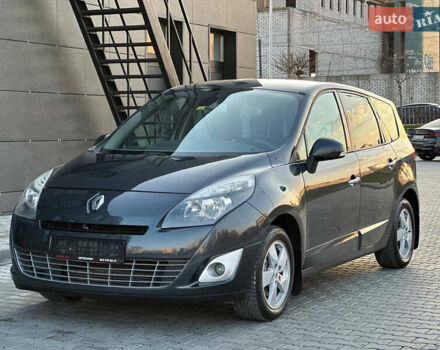 Серый Рено Гранд Сценик, объемом двигателя 1.4 л и пробегом 180 тыс. км за 5999 $, фото 3 на Automoto.ua