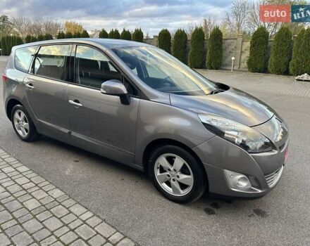 Сірий Рено Гранд Сценік, об'ємом двигуна 2.02 л та пробігом 232 тис. км за 7850 $, фото 2 на Automoto.ua