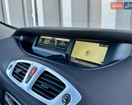 Серый Рено Гранд Сценик, объемом двигателя 2 л и пробегом 244 тыс. км за 7800 $, фото 45 на Automoto.ua