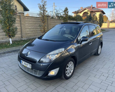 Серый Рено Гранд Сценик, объемом двигателя 1.5 л и пробегом 300 тыс. км за 5999 $, фото 1 на Automoto.ua
