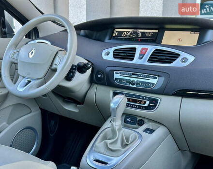 Серый Рено Гранд Сценик, объемом двигателя 2 л и пробегом 244 тыс. км за 7800 $, фото 19 на Automoto.ua
