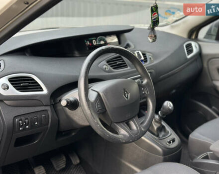 Серый Рено Гранд Сценик, объемом двигателя 1.5 л и пробегом 197 тыс. км за 6950 $, фото 43 на Automoto.ua