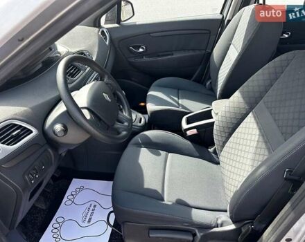 Рено Гранд Сценик 2010 в Тернополе на Automoto.ua Серый Рено Гранд Сценик, объемом двигателя 1.4 л и пробегом 190 тыс. км за 4990 $, фото 9 на Automoto.ua