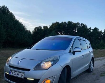 Серый Рено Гранд Сценик, объемом двигателя 1.5 л и пробегом 300 тыс. км за 7300 $, фото 23 на Automoto.ua