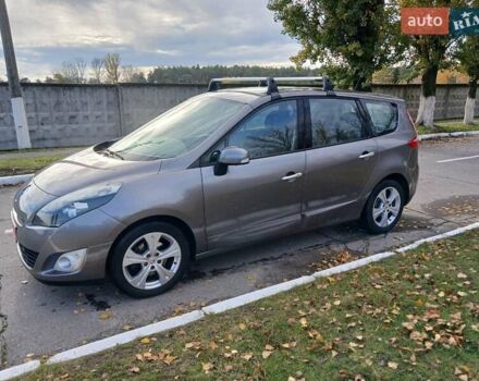 Серый Рено Гранд Сценик, объемом двигателя 1.5 л и пробегом 188 тыс. км за 8300 $, фото 7 на Automoto.ua