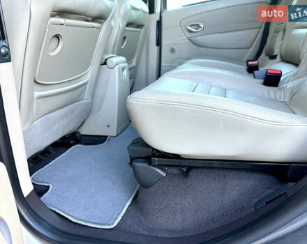 Серый Рено Гранд Сценик, объемом двигателя 2 л и пробегом 244 тыс. км за 7800 $, фото 66 на Automoto.ua