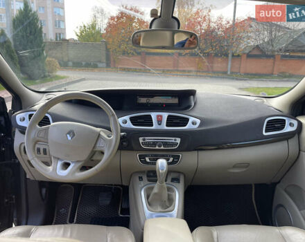 Серый Рено Гранд Сценик, объемом двигателя 1.5 л и пробегом 300 тыс. км за 5999 $, фото 70 на Automoto.ua