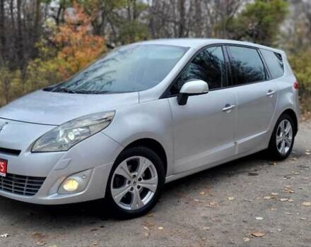 Серый Рено Гранд Сценик, объемом двигателя 2 л и пробегом 248 тыс. км за 8650 $, фото 4 на Automoto.ua