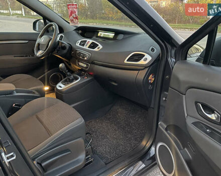 Серый Рено Гранд Сценик, объемом двигателя 1.46 л и пробегом 261 тыс. км за 6550 $, фото 22 на Automoto.ua