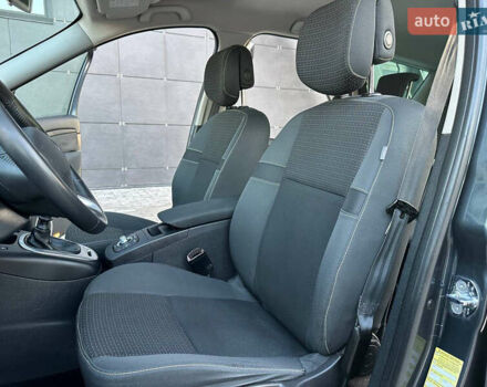 Серый Рено Гранд Сценик, объемом двигателя 1.4 л и пробегом 180 тыс. км за 5999 $, фото 12 на Automoto.ua