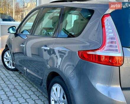 Серый Рено Гранд Сценик, объемом двигателя 2 л и пробегом 244 тыс. км за 7800 $, фото 14 на Automoto.ua