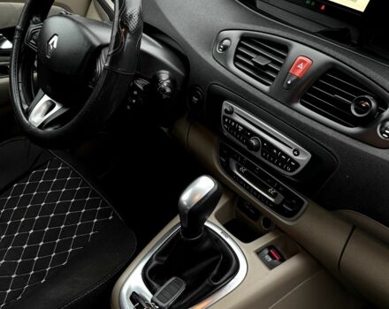 Серый Рено Гранд Сценик, объемом двигателя 1.5 л и пробегом 317 тыс. км за 7250 $, фото 2 на Automoto.ua