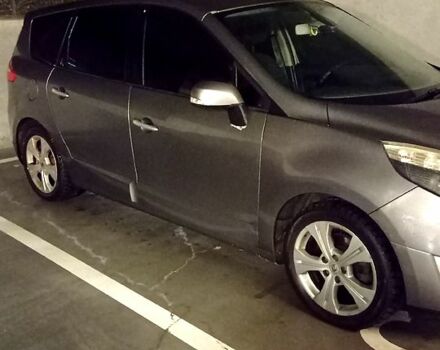 Серый Рено Гранд Сценик, объемом двигателя 1.5 л и пробегом 302 тыс. км за 6000 $, фото 2 на Automoto.ua