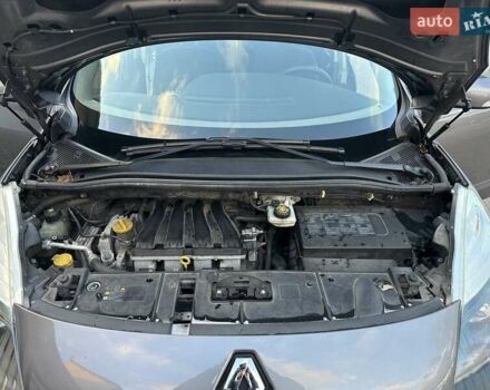 Рено Гранд Сценик 2010 в Луцке на Automoto.ua Серый Рено Гранд Сценик, объемом двигателя 2.02 л и пробегом 232 тыс. км за 7950 $, фото 20 на Automoto.ua