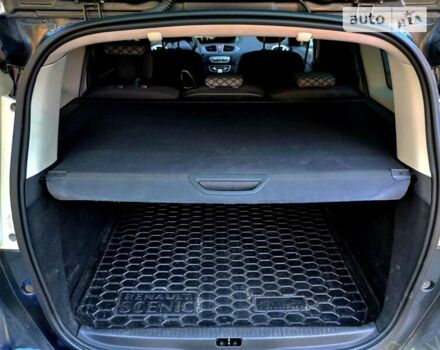 Серый Рено Гранд Сценик, объемом двигателя 1.4 л и пробегом 247 тыс. км за 7200 $, фото 19 на Automoto.ua