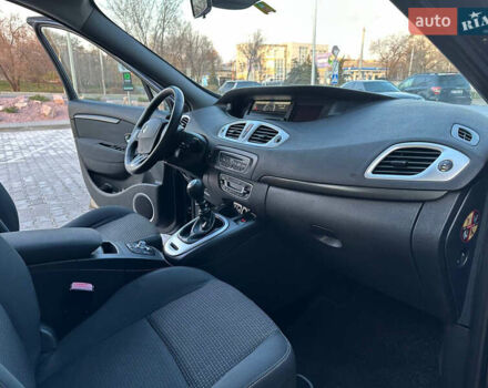 Серый Рено Гранд Сценик, объемом двигателя 1.4 л и пробегом 180 тыс. км за 5999 $, фото 24 на Automoto.ua