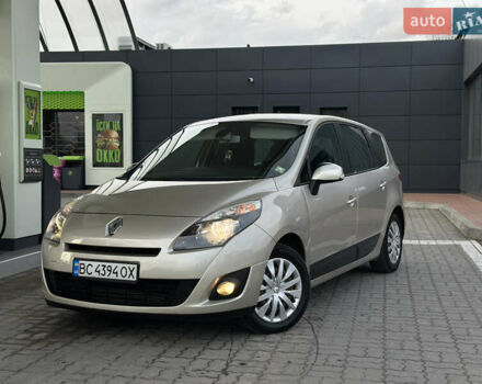 Серый Рено Гранд Сценик, объемом двигателя 1.5 л и пробегом 197 тыс. км за 6950 $, фото 12 на Automoto.ua