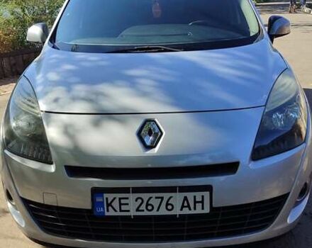 Серый Рено Гранд Сценик, объемом двигателя 1.46 л и пробегом 277 тыс. км за 7500 $, фото 4 на Automoto.ua