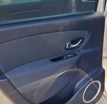 Серый Рено Гранд Сценик, объемом двигателя 2 л и пробегом 248 тыс. км за 8650 $, фото 26 на Automoto.ua