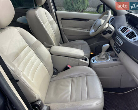 Серый Рено Гранд Сценик, объемом двигателя 1.5 л и пробегом 300 тыс. км за 5999 $, фото 79 на Automoto.ua