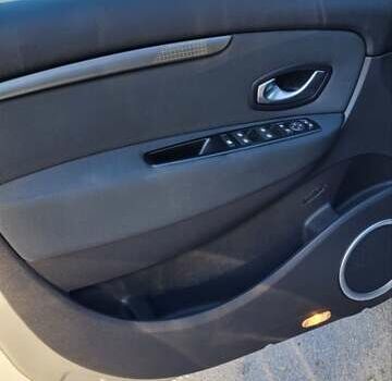 Серый Рено Гранд Сценик, объемом двигателя 2 л и пробегом 248 тыс. км за 8650 $, фото 25 на Automoto.ua