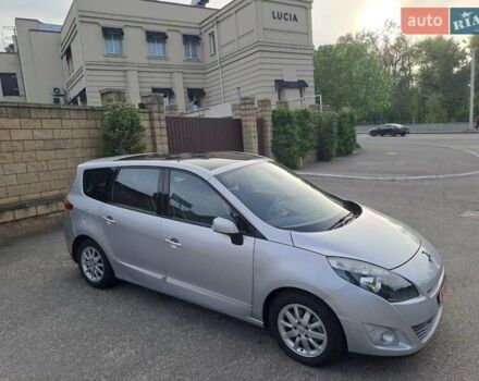 Сірий Рено Гранд Сценік, об'ємом двигуна 1.5 л та пробігом 222 тис. км за 7700 $, фото 6 на Automoto.ua