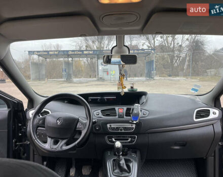 Серый Рено Гранд Сценик, объемом двигателя 1.46 л и пробегом 256 тыс. км за 6000 $, фото 3 на Automoto.ua