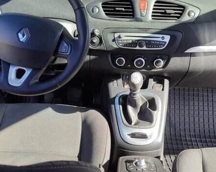 Серый Рено Гранд Сценик, объемом двигателя 1.46 л и пробегом 277 тыс. км за 7500 $, фото 6 на Automoto.ua