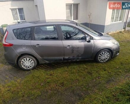 Серый Рено Гранд Сценик, объемом двигателя 1.9 л и пробегом 246 тыс. км за 6400 $, фото 1 на Automoto.ua