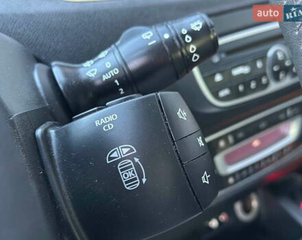 Серый Рено Гранд Сценик, объемом двигателя 1.4 л и пробегом 180 тыс. км за 5999 $, фото 35 на Automoto.ua