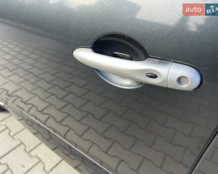 Серый Рено Гранд Сценик, объемом двигателя 1.5 л и пробегом 300 тыс. км за 5999 $, фото 54 на Automoto.ua