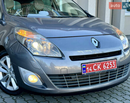 Серый Рено Гранд Сценик, объемом двигателя 2 л и пробегом 244 тыс. км за 7800 $, фото 53 на Automoto.ua