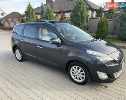 Серый Рено Гранд Сценик, объемом двигателя 1.5 л и пробегом 300 тыс. км за 5999 $, фото 16 на Automoto.ua