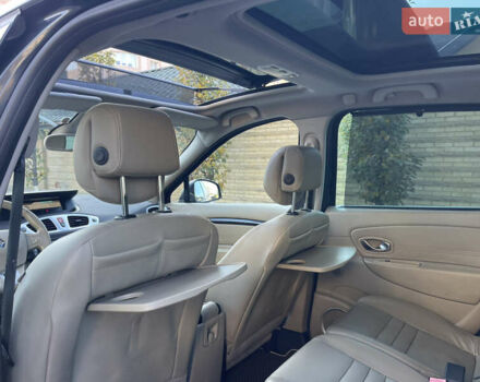 Серый Рено Гранд Сценик, объемом двигателя 1.5 л и пробегом 300 тыс. км за 5999 $, фото 63 на Automoto.ua