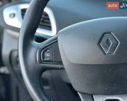 Серый Рено Гранд Сценик, объемом двигателя 1.4 л и пробегом 180 тыс. км за 5999 $, фото 33 на Automoto.ua