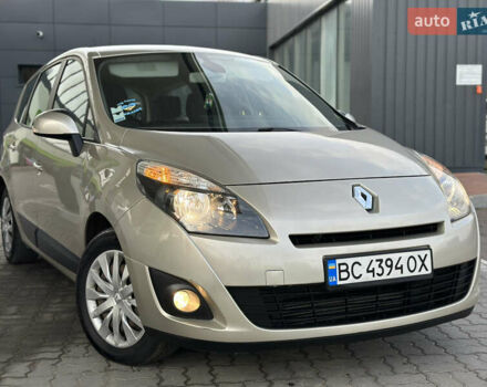 Серый Рено Гранд Сценик, объемом двигателя 1.5 л и пробегом 197 тыс. км за 6950 $, фото 2 на Automoto.ua