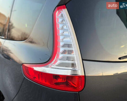 Серый Рено Гранд Сценик, объемом двигателя 1.4 л и пробегом 180 тыс. км за 5999 $, фото 42 на Automoto.ua