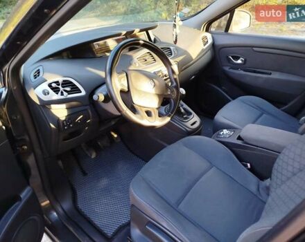 Серый Рено Гранд Сценик, объемом двигателя 1.5 л и пробегом 260 тыс. км за 5900 $, фото 1 на Automoto.ua