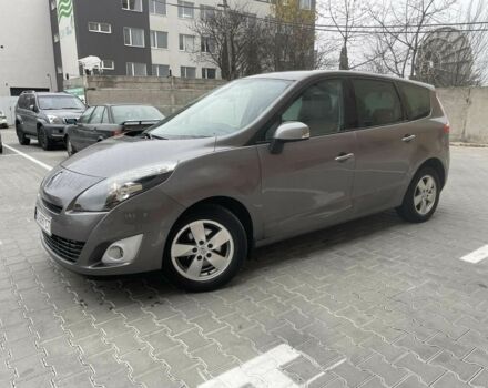 Серый Рено Гранд Сценик, объемом двигателя 1.5 л и пробегом 260 тыс. км за 7500 $, фото 1 на Automoto.ua