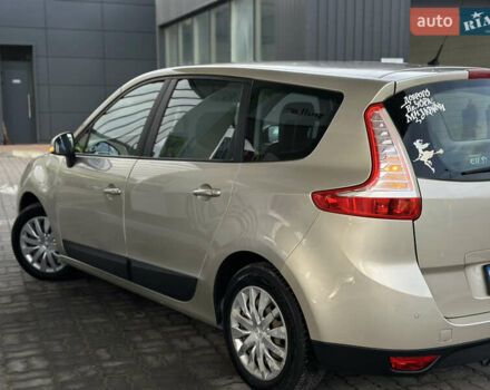 Серый Рено Гранд Сценик, объемом двигателя 1.5 л и пробегом 197 тыс. км за 6950 $, фото 33 на Automoto.ua