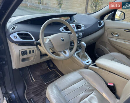 Серый Рено Гранд Сценик, объемом двигателя 1.5 л и пробегом 300 тыс. км за 5999 $, фото 61 на Automoto.ua