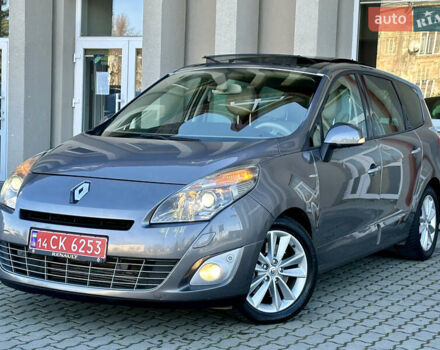 Серый Рено Гранд Сценик, объемом двигателя 2 л и пробегом 244 тыс. км за 7800 $, фото 1 на Automoto.ua