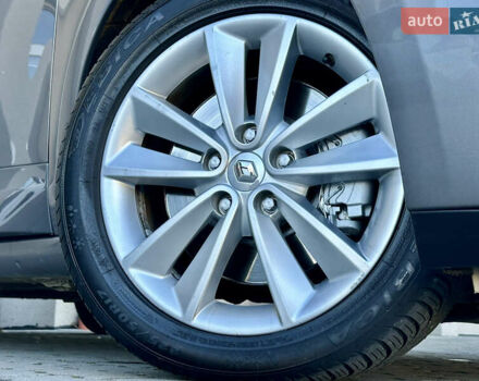 Серый Рено Гранд Сценик, объемом двигателя 2 л и пробегом 244 тыс. км за 7800 $, фото 38 на Automoto.ua
